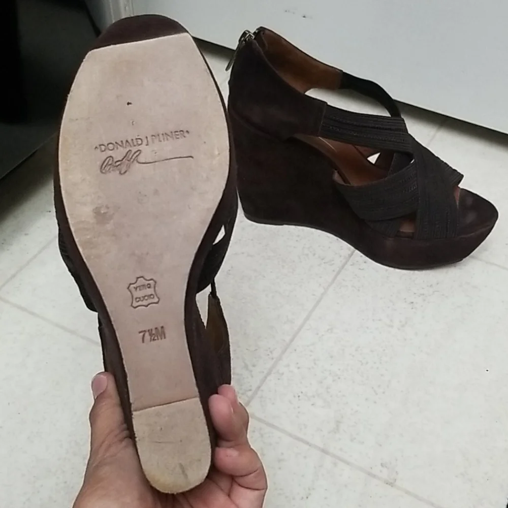 [Like NEW] DONALD J. PLINER suede wedge platforms